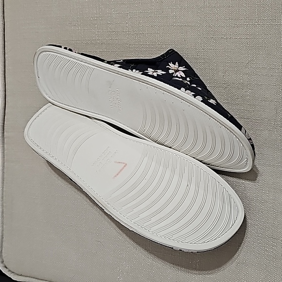 Vera Bradley Slippers - Picture 6 of 9